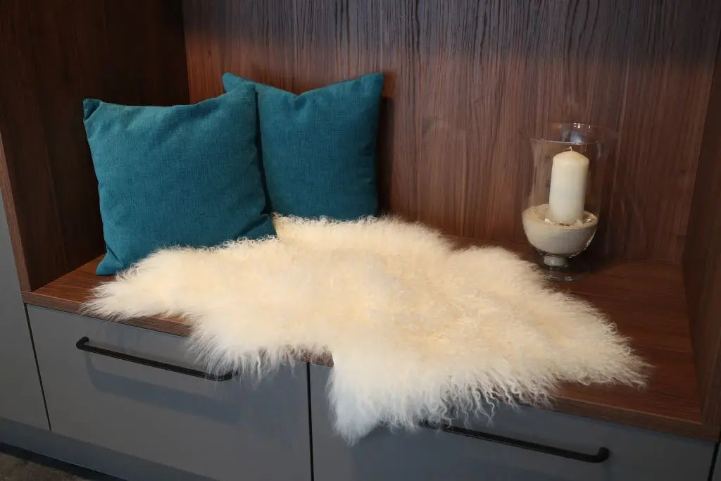 Tibet Schaffell wie Gotland weiß natur