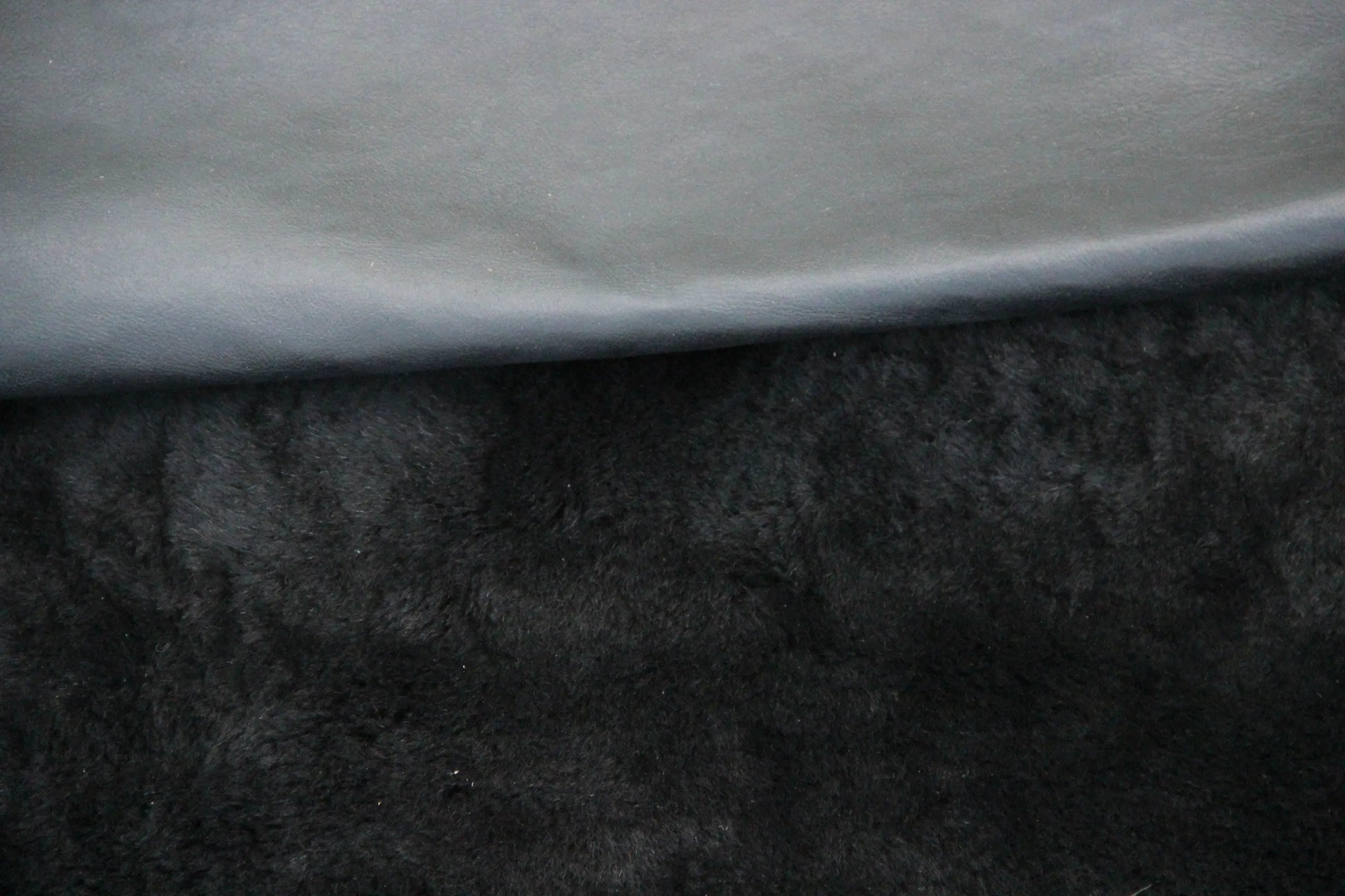 Sonderposten Lammfell Schwarz Nappalan