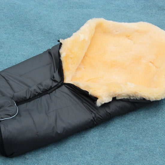 Premium Baby- Kinderwagenfußsack mit Lammfell (Champagner-Gold, Olive, Schlamm, Anthrazit, Dunkelblau oder Schwarz)
