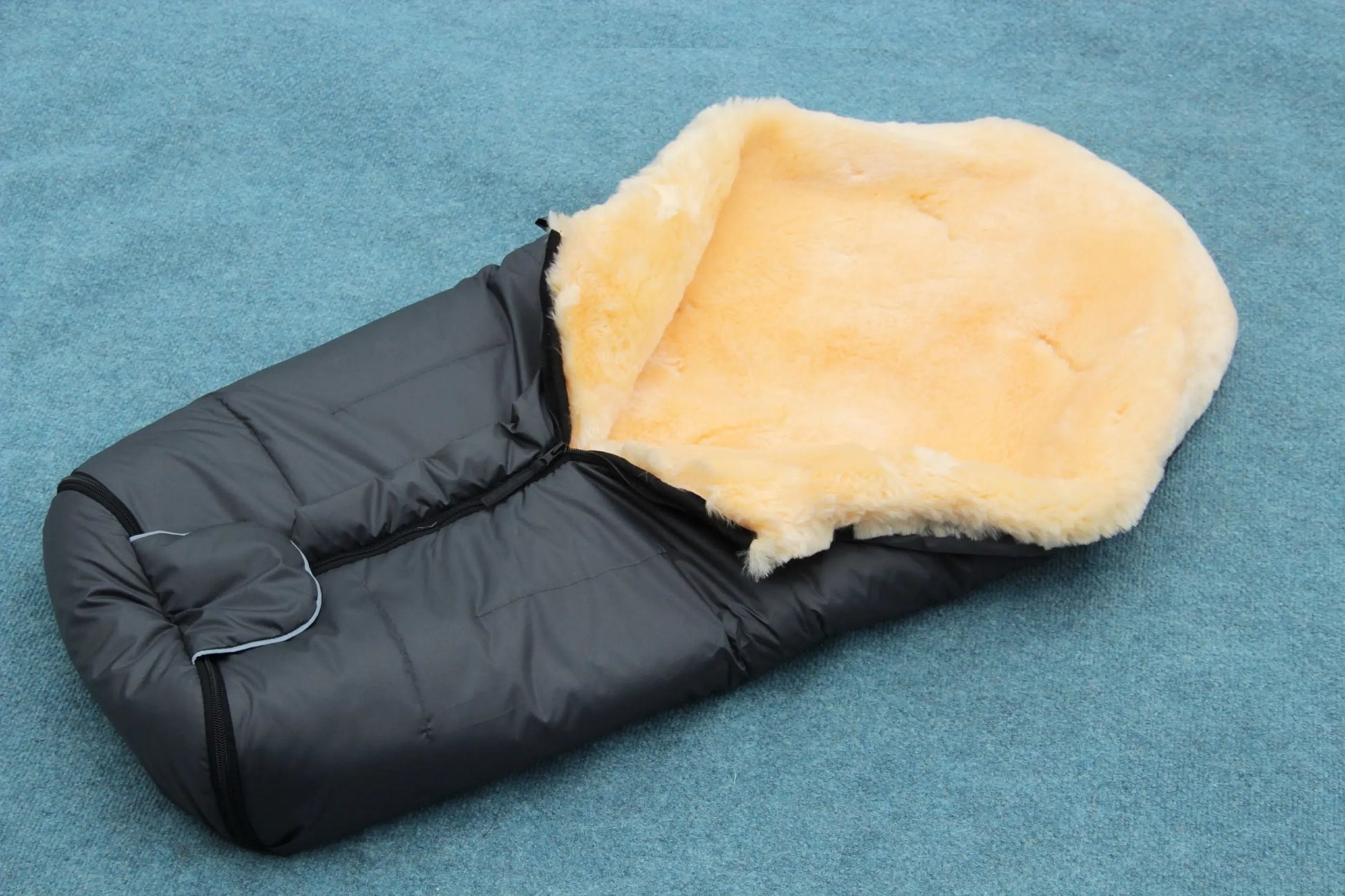 Premium Baby- Kinderwagenfußsack mit Lammfell (Champagner-Gold, Olive, Schlamm, Anthrazit, Dunkelblau oder Schwarz)