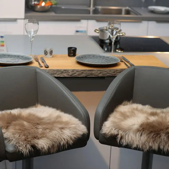 Lammfell Sitzauflage Eckig Taupe