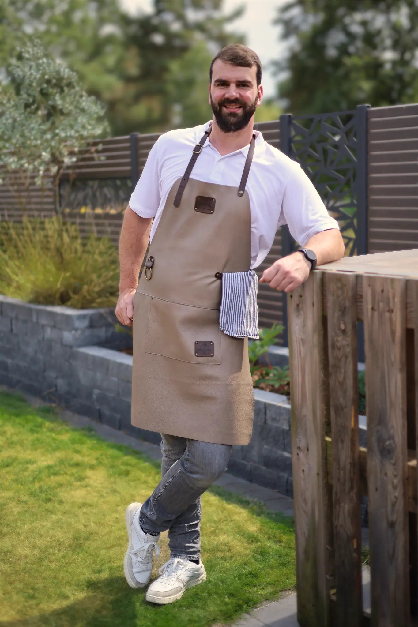 Premium Leder-Grillschürze Smokegrau mit Personalisierung | extra Lang für über 1,9m  Gerberei Birke Fellshop