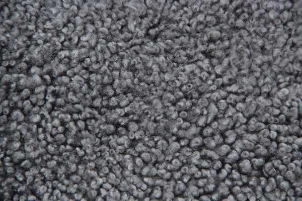 Lammfell Curly Grau 95-100 cm - Geschoren & Gelockt