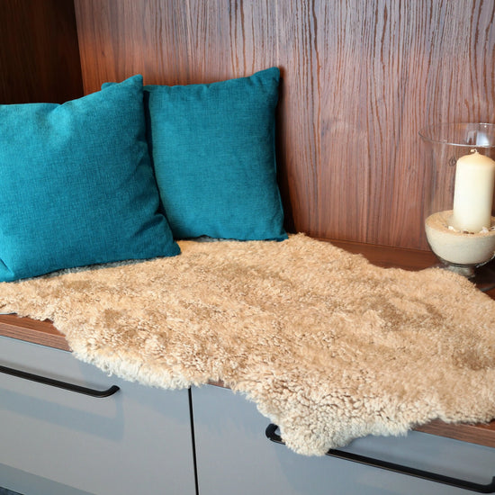 Lammfell Curly - Sand - (geschoren gelockt beige/braun)