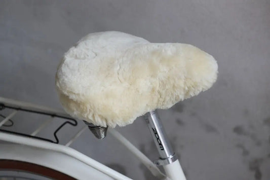 Fahrradsattelbezug aus Lammfell Beige
