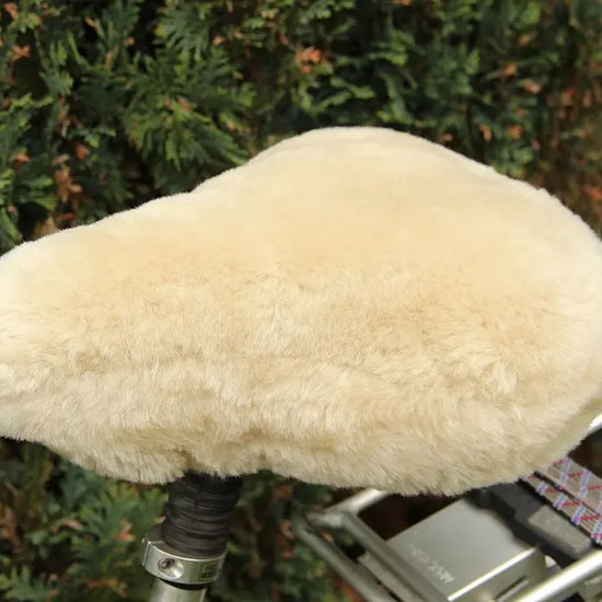 Fahrradsattelbezug aus Lammfell Beige