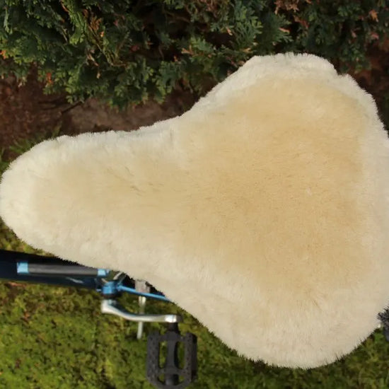 Fahrradsattelbezug aus Lammfell Beige