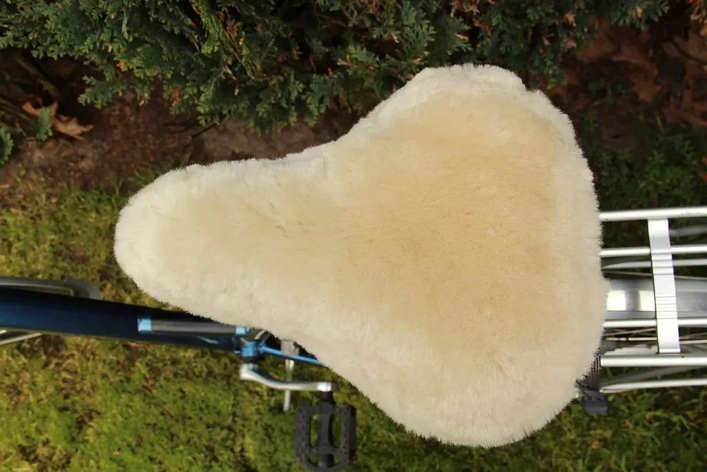 Fahrradsattelbezug aus Lammfell Beige