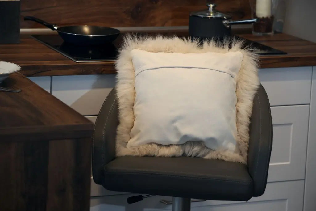 Lammfell Kissen Perl