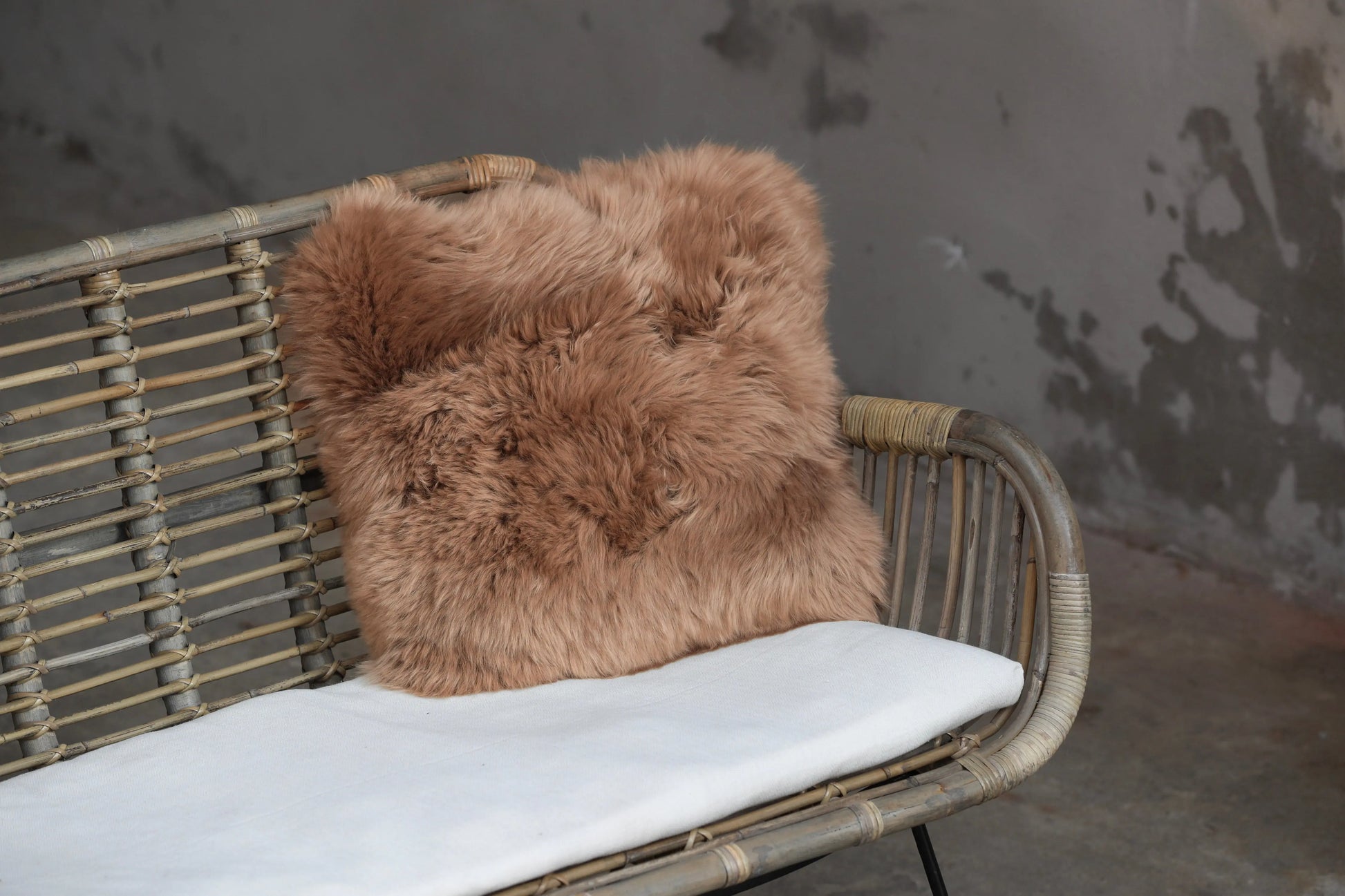 Lammfell Kissen Coganc  Gerberei Birke Fellshop