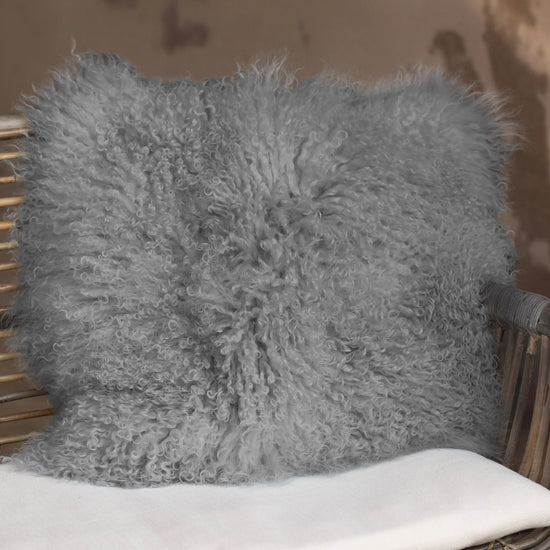 Tibet Lammfellkissen Hellgrau  Gerberei Birke Fellshop
