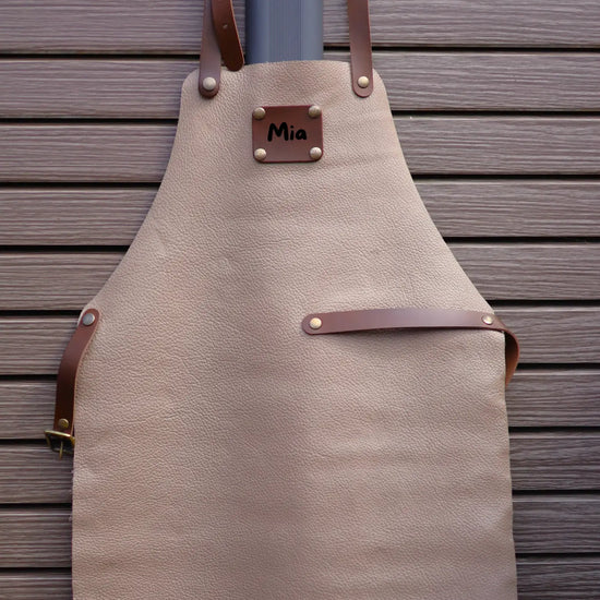 Premium Kinder-Grillschürze aus Leder mit Wunschname | Grau  Gerberei Birke Fellshop