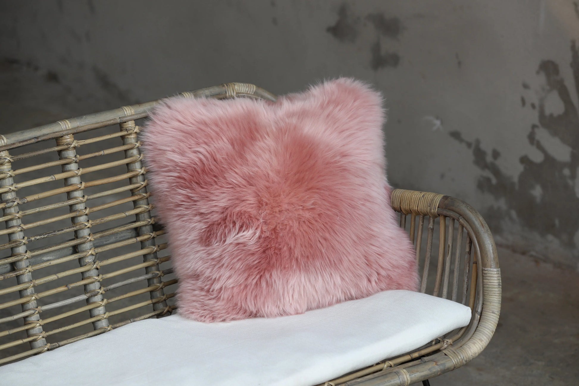 Lammfell Kissen Altrosa