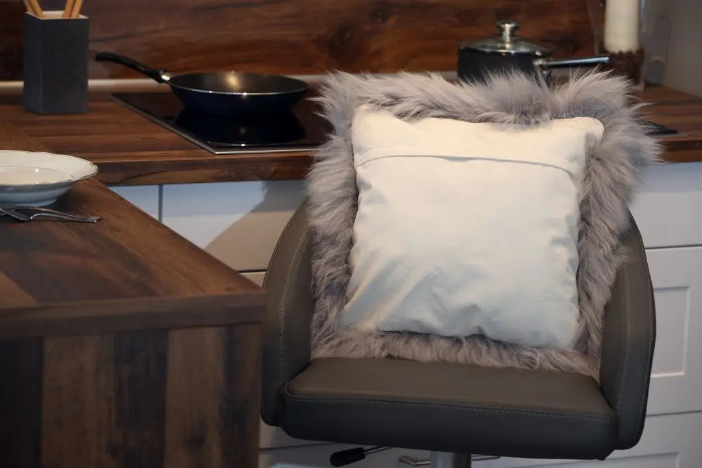 Lammfell Kissen Grau