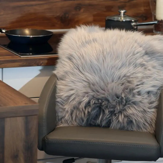 Lammfell Kissen Grau