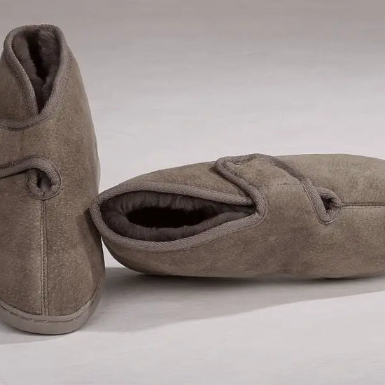 Lammfell Hausschuh - Arne - braun mit Klett