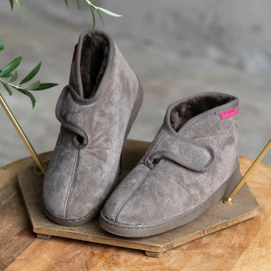 Lammfell Hausschuh - Arne - braun mit Klett