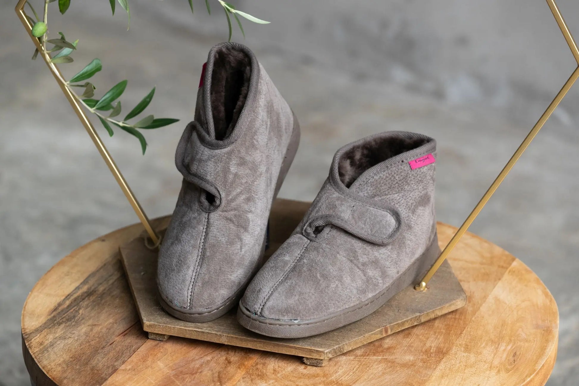 Lammfell Hausschuh - Arne - braun mit Klett