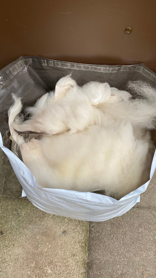 Lammfell-Reste (kleine Stücke zum Basteln)