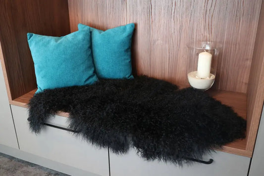 Tibet Schaffell wie Gotland schwarz gefärbt