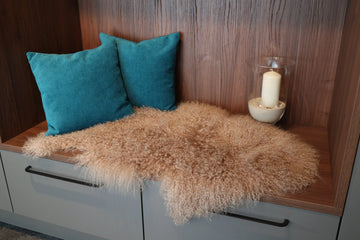 Tibet Schaffell wie Gotland taupe gefärbt