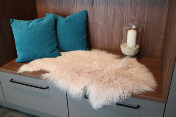 Tibet Schaffell wie Gotland rose gefärbt