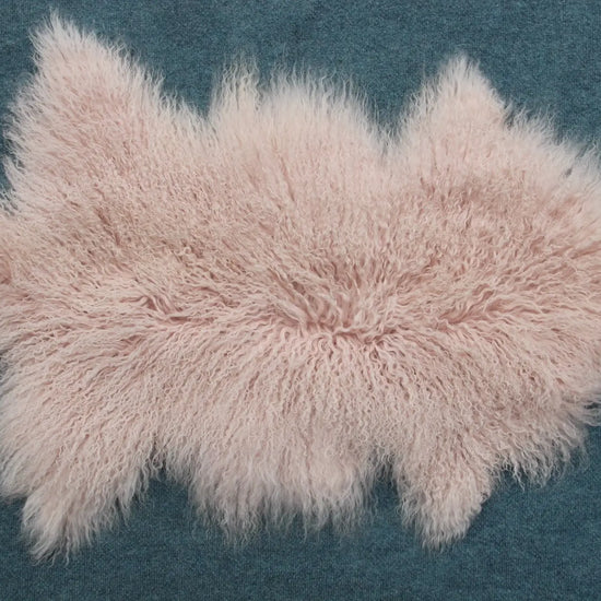 Tibet Schaffell wie Gotland rose gefärbt