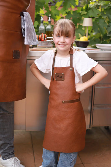Kinder-Grillschürze aus Leder mit Wunschname | Braun  Gerberei Birke Fellshop