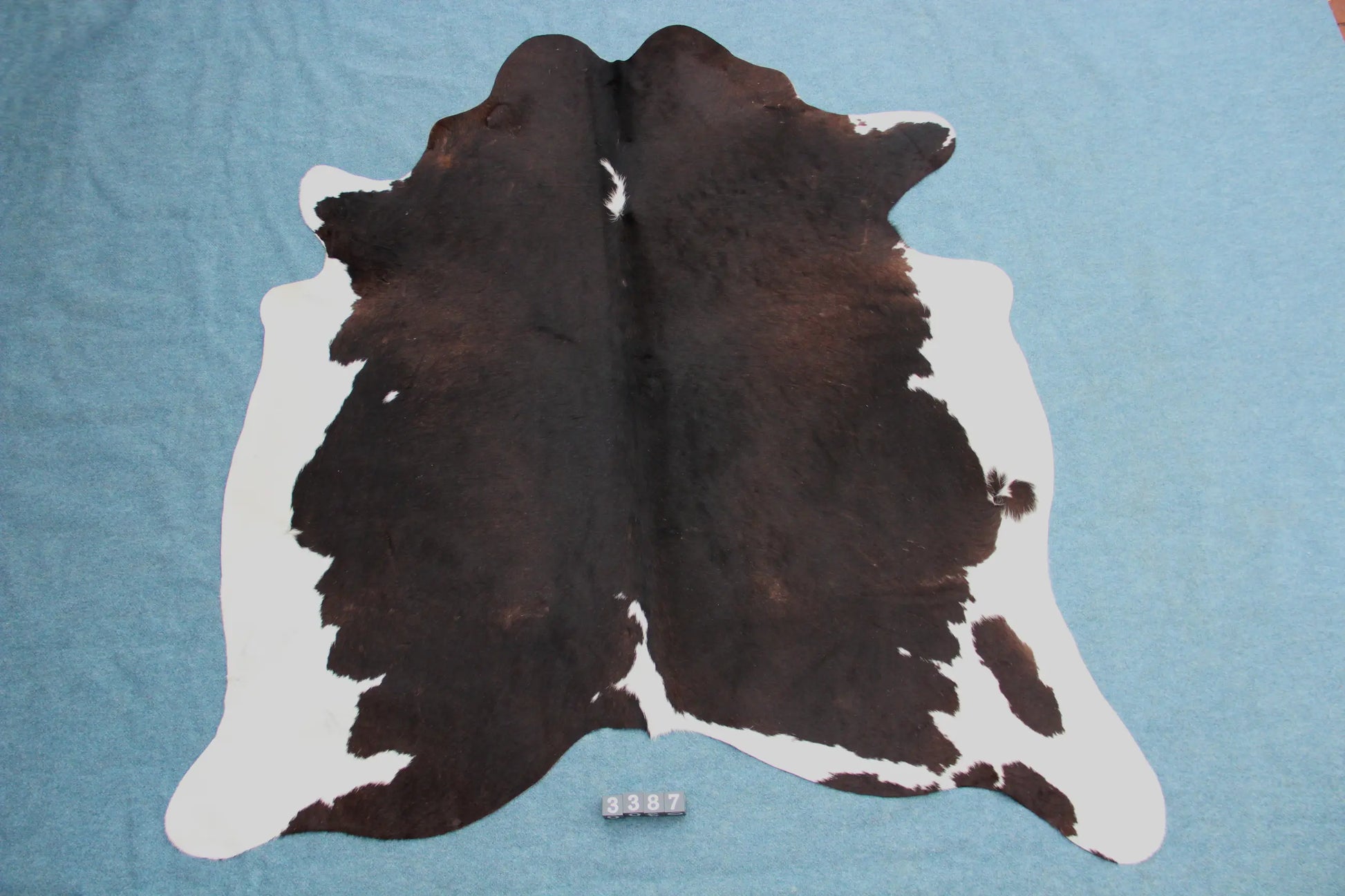Kuhfell Braun Weiß gepunktet (3387)