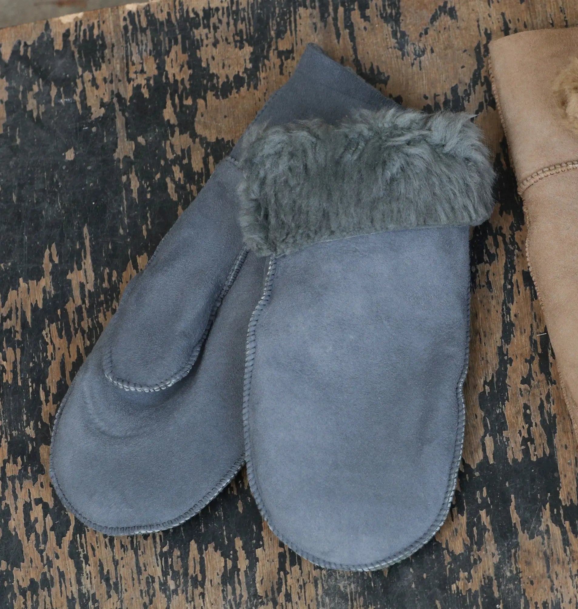 Lammfellhandschuhe braun oder grau (Fäustlinge)