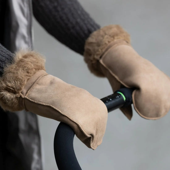 Lammfellhandschuhe braun oder grau (Fäustlinge)