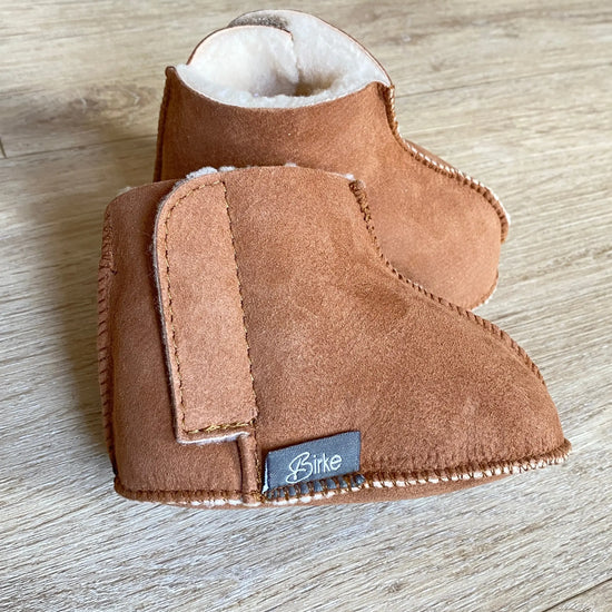 Lammfell Babyschuhe Jaro (Blau oder Braun)