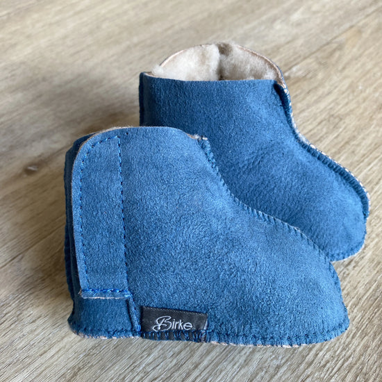 Lammfell Babyschuhe Jaro (Blau oder Braun)
