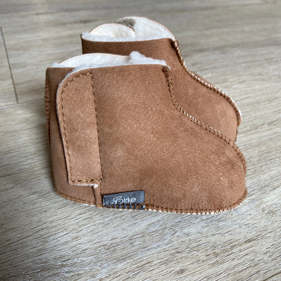Lammfell Babyschuhe Jaro (Blau oder Braun)