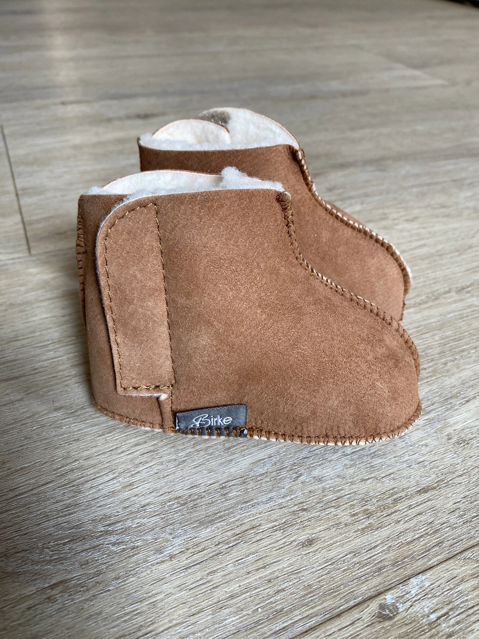 Lammfell Babyschuhe Jaro (Blau oder Braun)