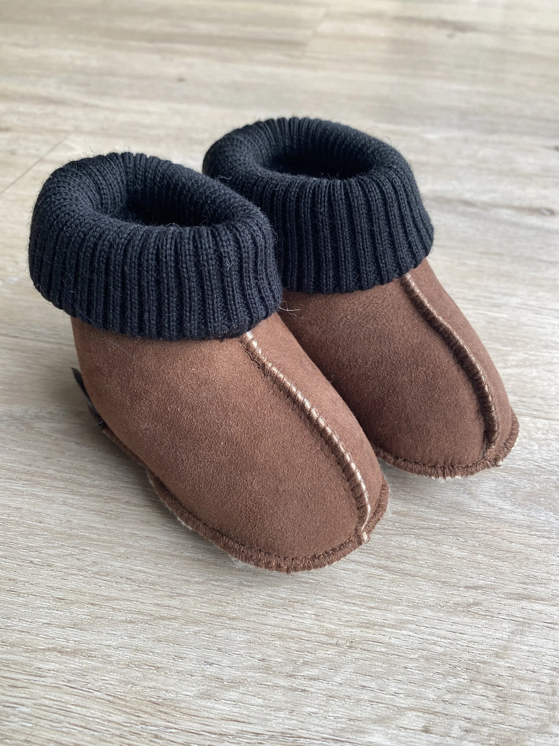 Lammfell Babyschuhe Jave (Braun)