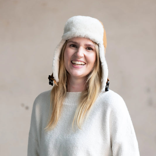 Mütze aus Lammfell Beige