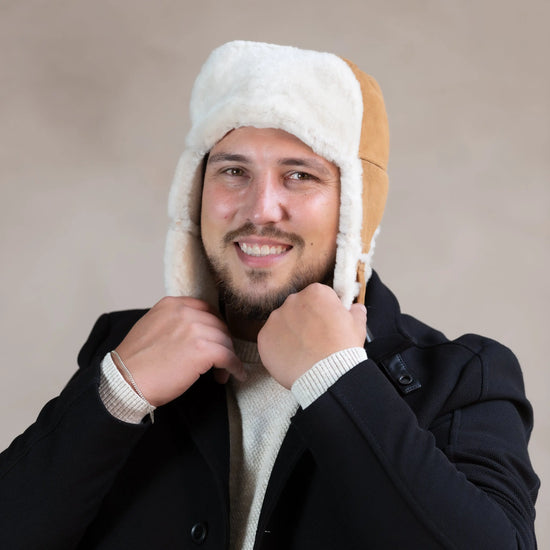 Mütze aus Lammfell Beige