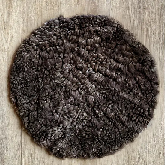 Lammfell Sitzauflage Curly Rund Mocca