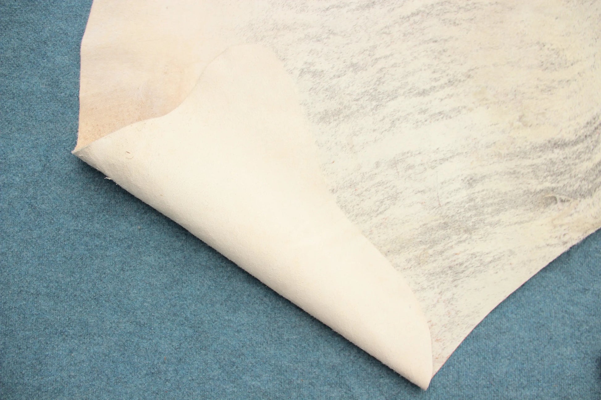 Kuhfell Grau Beige Weiß getigert (3417)