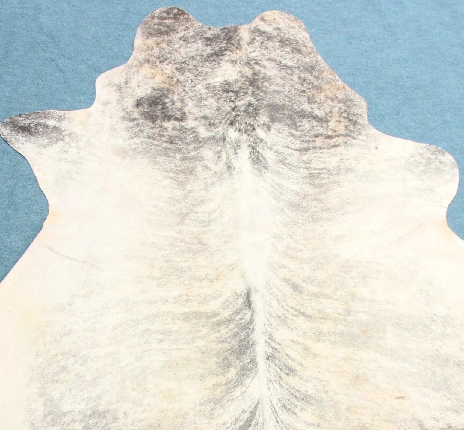 Kuhfell Grau Weiß Beige getigert (3432)