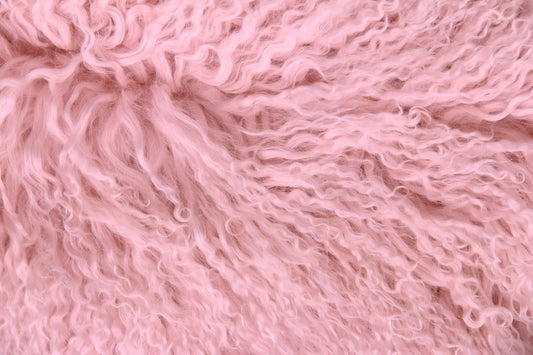 Tibet Schaffell wie Gotland pink gefärbt