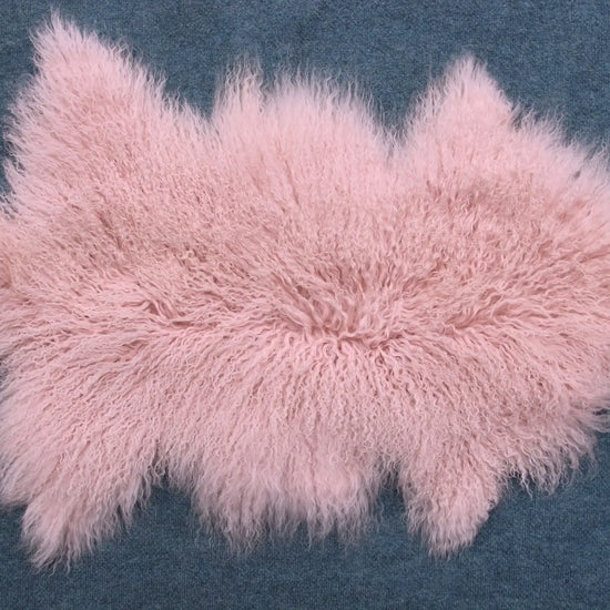 Tibet Schaffell wie Gotland pink gefärbt