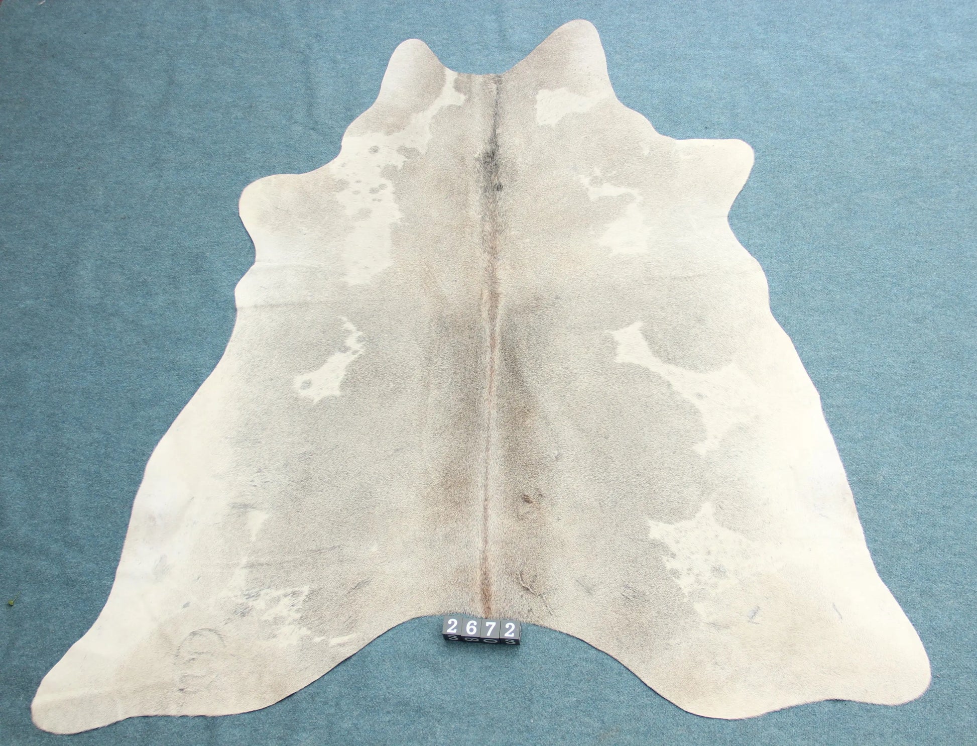 Kuhfell Grau Weiß (2672) 2-3 qm