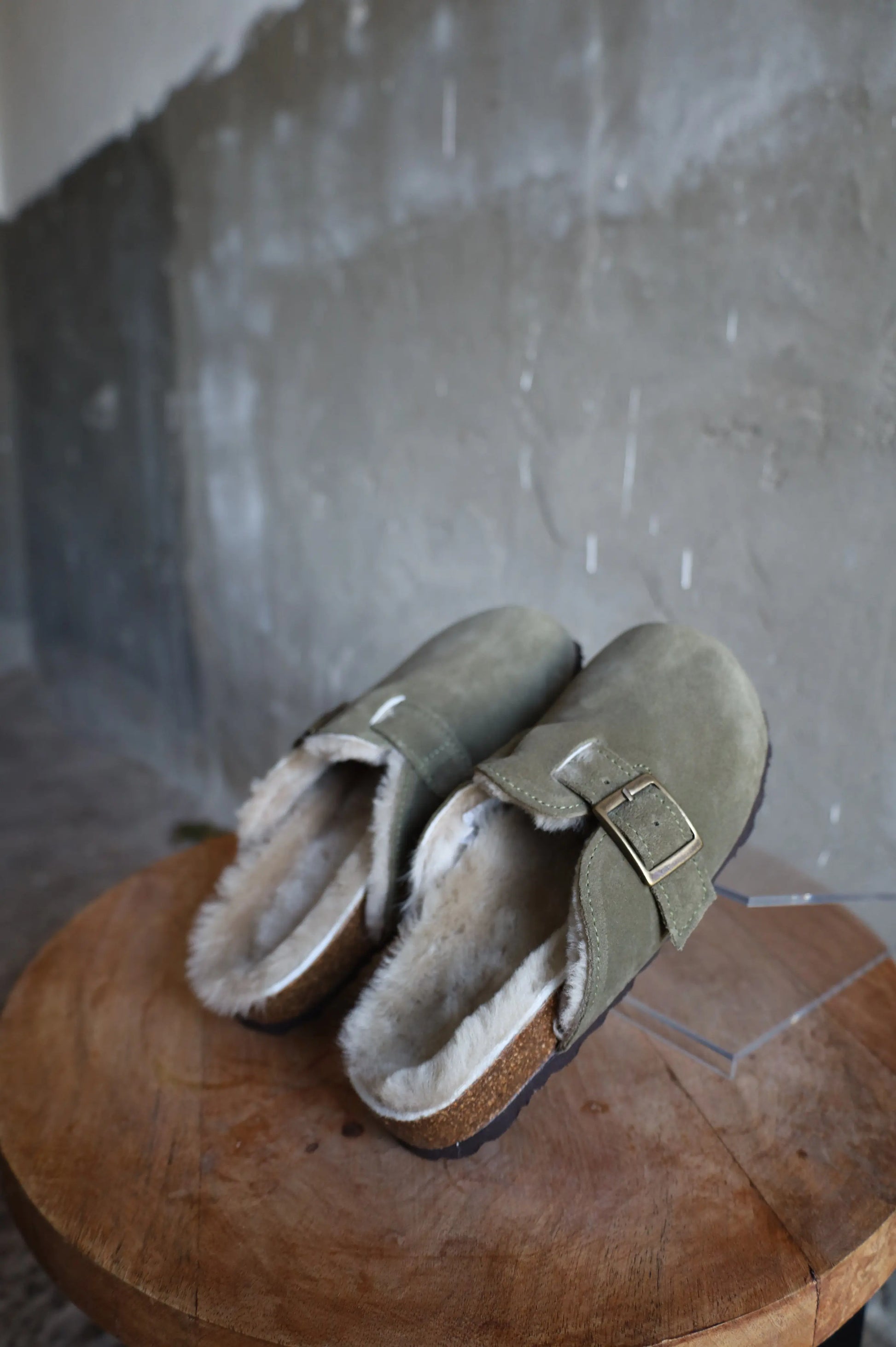 Lammfell Hausschuh - Glen- Olive