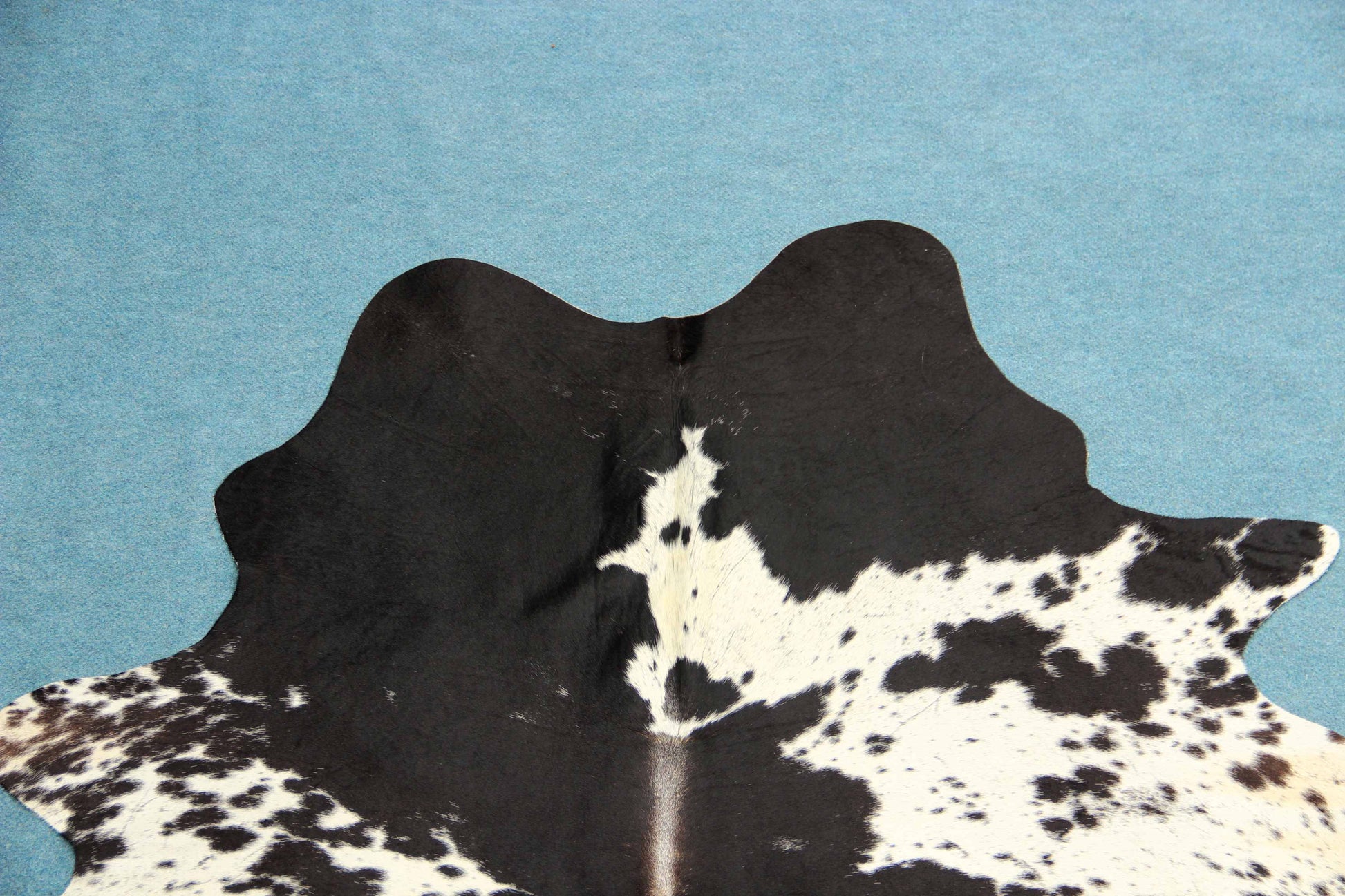 Kuhfell Schwarz Weiß (2682) 2-3 qm gesprenkelt