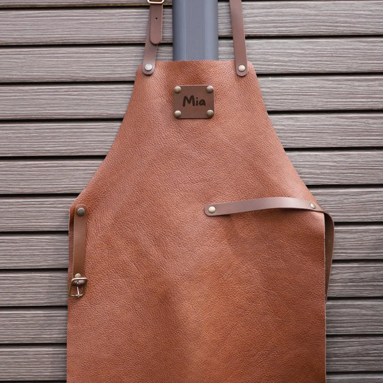 Kinder-Grillschürze aus Leder mit Wunschname | Braun  Gerberei Birke Fellshop