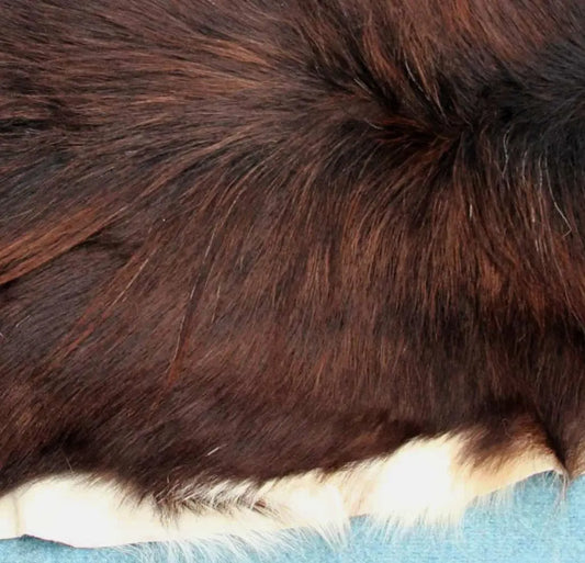 Naturbelassenes Ziegenfell (300) – Ökologisch in Deutschland gegerbt Gerberei Birke Fellshop