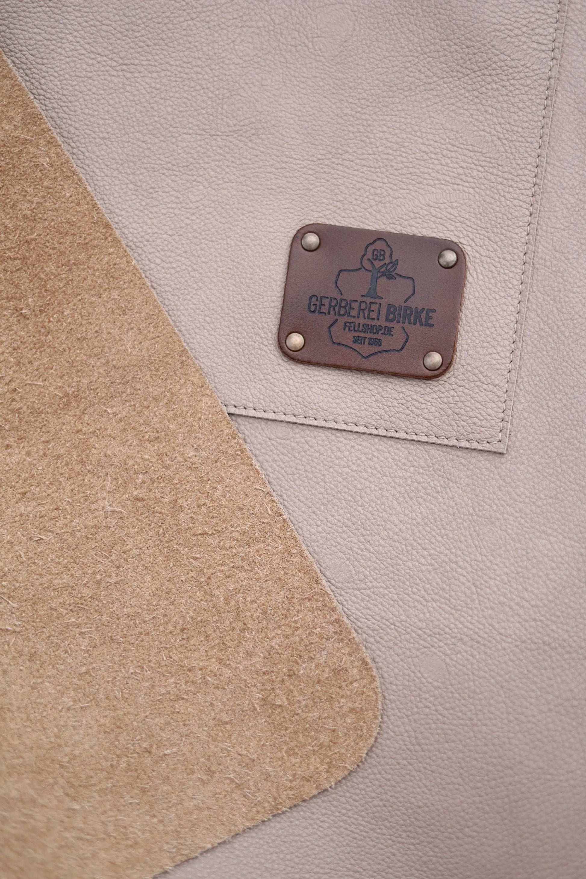Premium Leder-Grillschürze Smokegrau mit Personalisierung | Regular  Gerberei Birke Fellshop