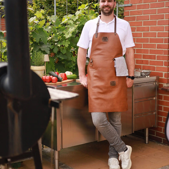 Premium Leder-Grillschürze Whiskybraun mit Personalisierung | Langgröße  Gerberei Birke Fellshop